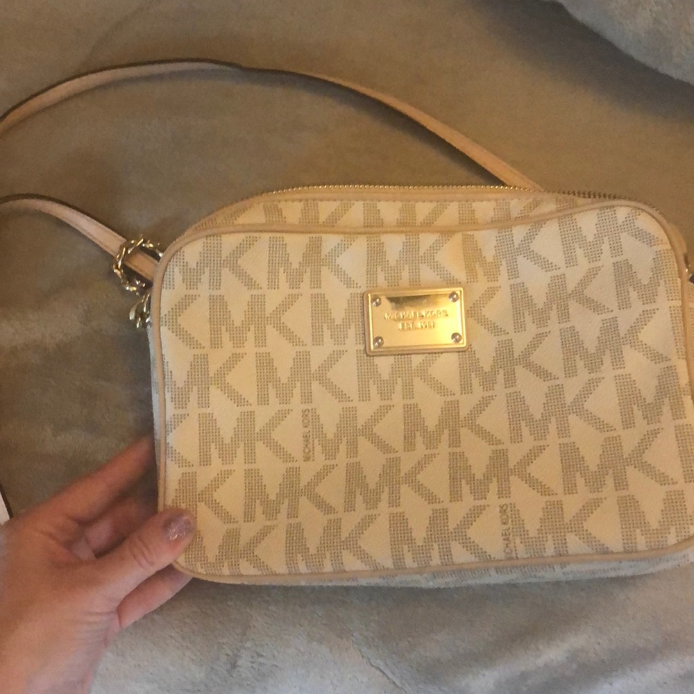 Michael kors cross body